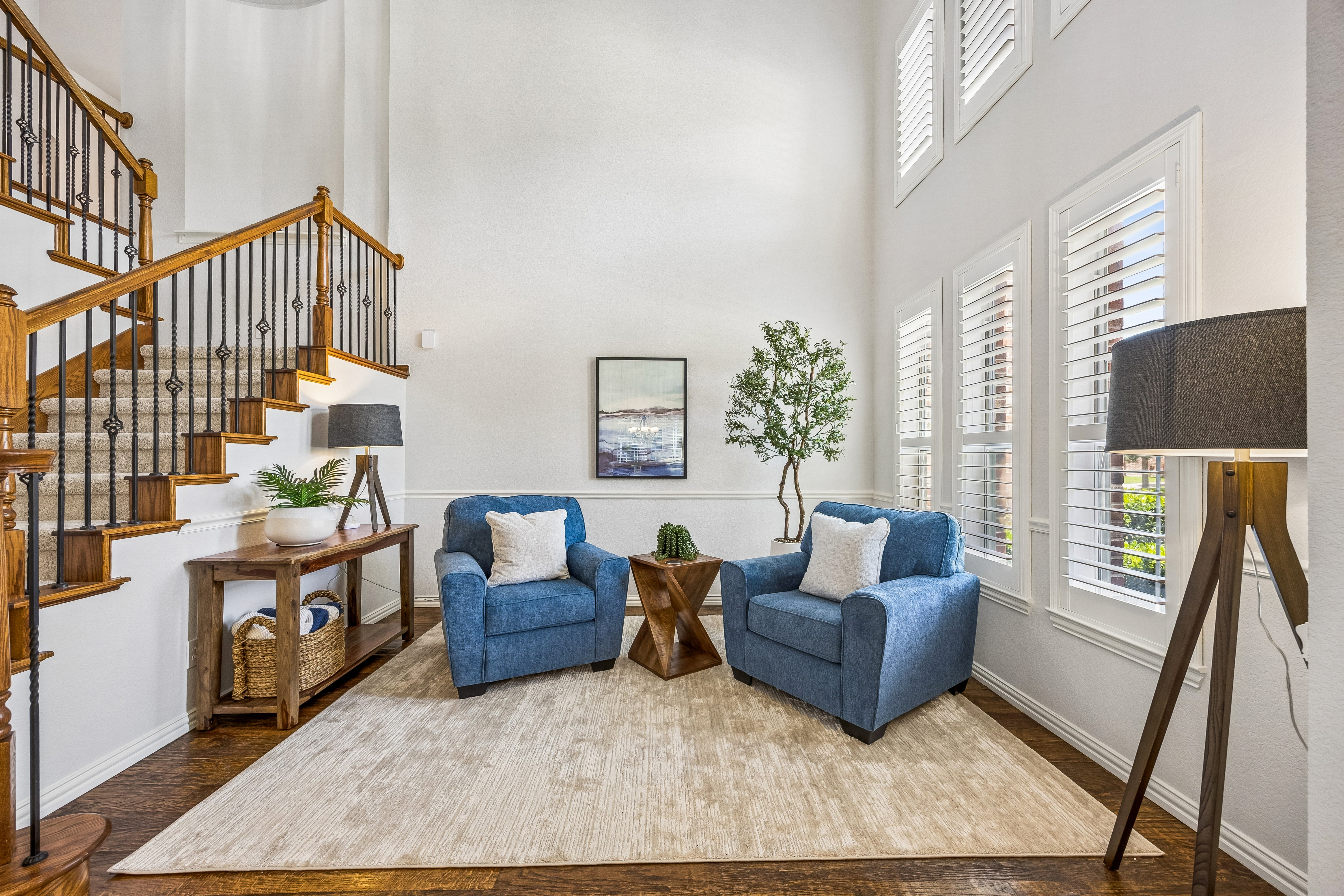 Two-story entry foyer